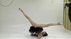 HD-video av Galina Markovas akrobatiska stretching